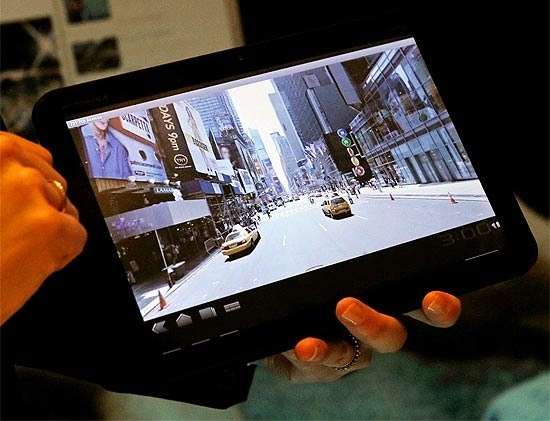 Xoom, concorrente do iPad apresentado pela Motorola na CES, ser produzido no Brasil, afirmaram executivos