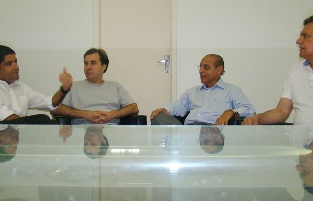 ACM Neto (BA), Rodrigo Maia (RJ), Jlio Campos e Ronaldo Caiado (GO), em reunio nesta 4, em Cuiab