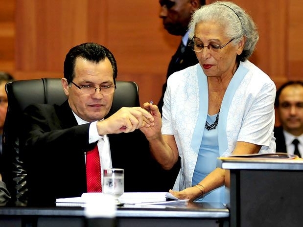 Silval Barbosa tomou posse e prometeu cobrar com rigor os resultados em seu governo