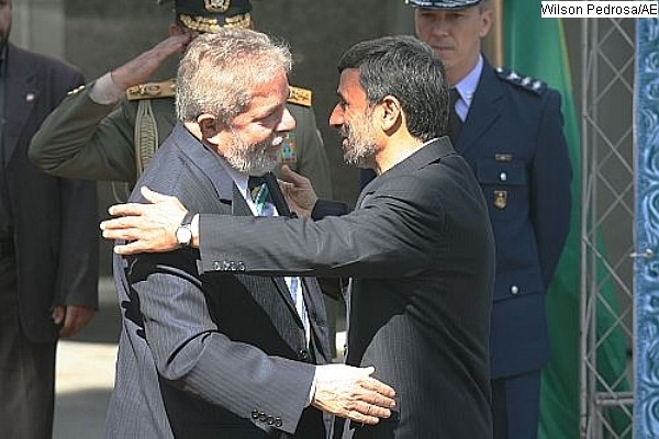 Lula e Ahmadinejad durante visita ao Teer: Brasil  um dos principais aliados do Ir