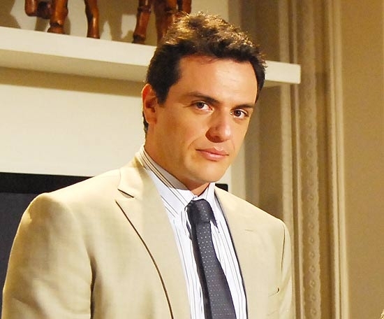 O ator Rodrigo Lombardi, que machucou o ombro enquanto gravava 
