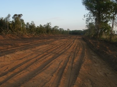 Estradas num total de 13,80 km esto sendo construdas para melhorar acesso as propriedades rurais na Barreiro.