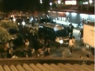 Trem atropela pedestres e mata pelo menos 12 durante festa na Espanha