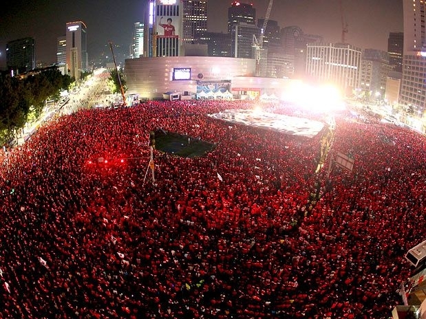 Em Seul, milhares de torcedores se reuniram para acompanhar a partida da Coreia do Sul