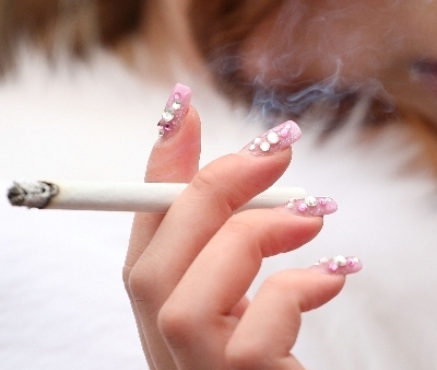 Mulher fumante est sujeita a cncer, doenas do corao e menopausa precoce