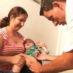 Bebs, gestantes e doentes crnicos se somam aos jovens de 20 a 29 anos neste ms, por vacinas