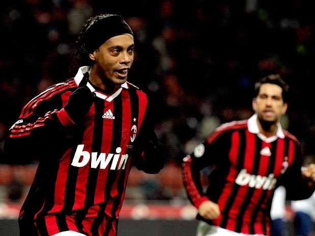 Milan quer tirar 25% do salrio de Ronaldinho