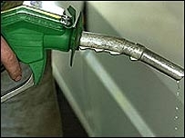 Usinas querem antecipar volta de 25% de mistura de lcool na gasolina