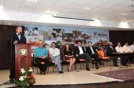 Governador Blairo Maggi e vice Silval Barbosa assinam autorizao para licitao de obras nas escolas