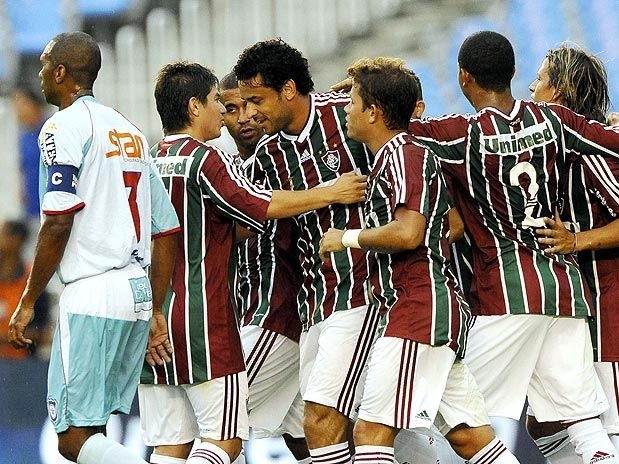 Fred abre mo da paradinha para iniciar o triunfo do Fluminense na estreia da Taa Rio