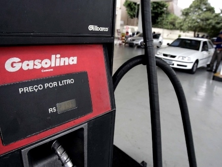Gasolina brasileira ainda é 3ª mais barata na comparação com oito países.