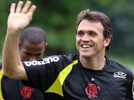 Flamengo dar tratamento especial ao jogador Petkovic