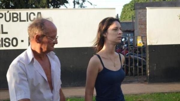Viva confessou que pagou R$ 2 mil para homem matar o marido; pai dela ( esquerda) seria cmplice