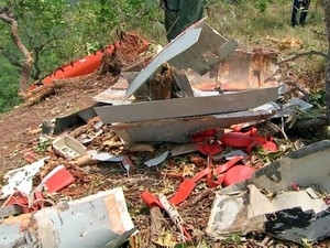 Bombeiros e policiais encontraram destroos da aeronave em morro de Chapada dos Guimares