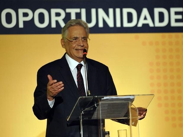 O ex-presidente Fernando Henrique Cardoso se ofereceu para ajudar Serra aps participar de palestra no Rio