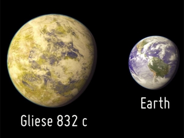 Representao do planeta Gliese 832 c em comparao com a Terra