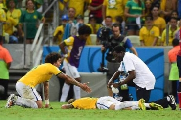 Neymar fratura a vrtebra aps entrada de Zuniga