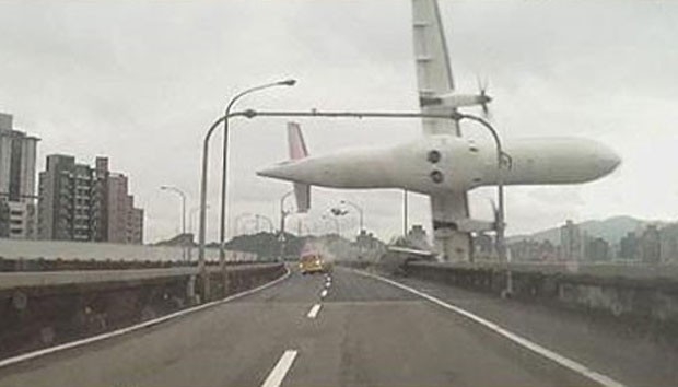 Acidente com aeronave da TransAsia deixou 40 mortos em fevereiro