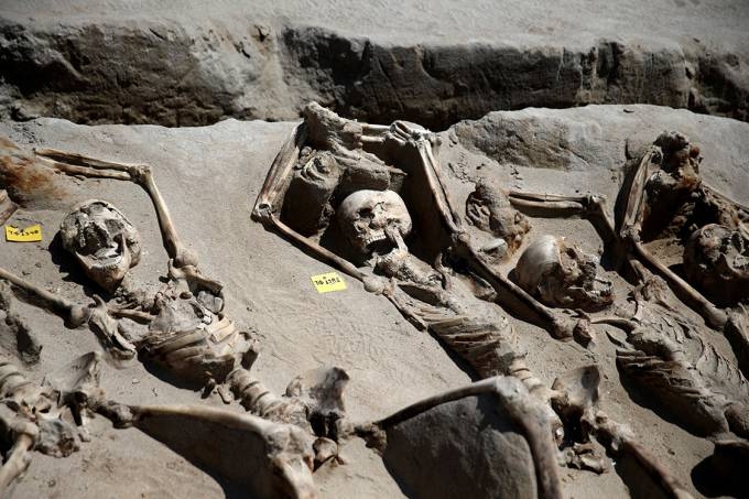 as ossadas foram encontradas em uma parte da necrpole de Falyron Delta, um cemitrio antigo descoberto entre o centro de Atenas e o porto de Pireu