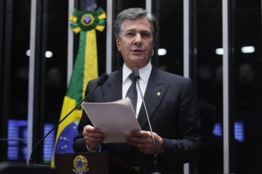 Em discurso, senador Fernando Collor (PTC-AL) durante sesso de julgamento do processo de impeachment da presidente afastada Dilma Rousseff