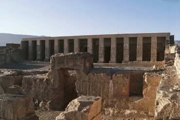 A descoberta foi feita a 400 metros do templo do fara Seti I (na foto) (DeAgostini/Getty Images)