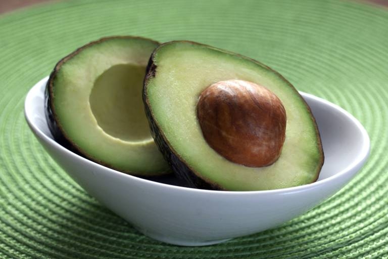 O abacate pode ajudar a evitar o acmulo de gordura no abdmen, o tipo mais perigoso. (Pixabay/iStock)