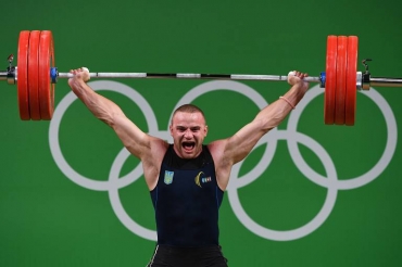 O ucraniano Oleksandr Pielieshenko durante levantamento de peso nas Olimpadas Rio 2016 (Goh Chai Hin/AFP)
