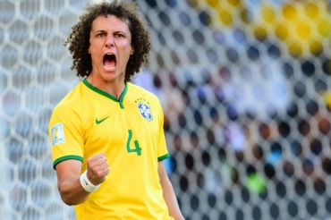 David Luiz comemora gol nos pnaltis no jogo contra o Chile no Mineiro, em Belo Horizonte (Alexandre Battibugli)