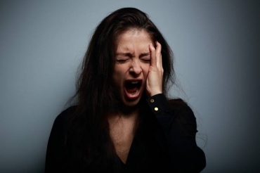 O estudo mostrou que pessoas xingar ao lembrar de momentos angustiantes, diminui a dor emocional. (iStockphoto/Getty Images)