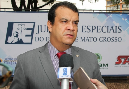 O juiz Emerson Luis Pereira Cajango condenou a empresa Telexfree