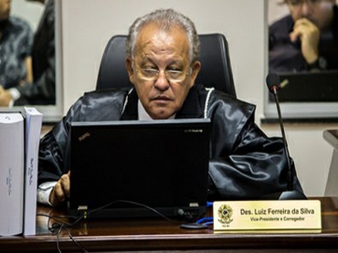 O desembargador Luiz Ferreira, que votou por manter prises