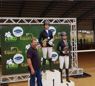 1 Etapa do Circuito Centro-Oeste Guabi de Hipismo e Mato Grosso ganhou medalha de prata com o cavaleiro Luiz Gustavo Remy da Silva.