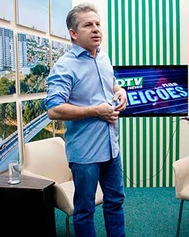 Governador eleito Mauro Mendes, se preparando para entrevista ao RDTV em setembro deste ano