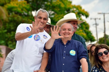 Zema Fernandes ao lado do governador Pedro Taques, durante campanha eleitoral 2018
