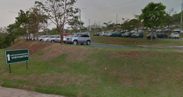 Vtima foi agredida no estacionamento para visitantes  Foto: Google Maps/ Reproduo