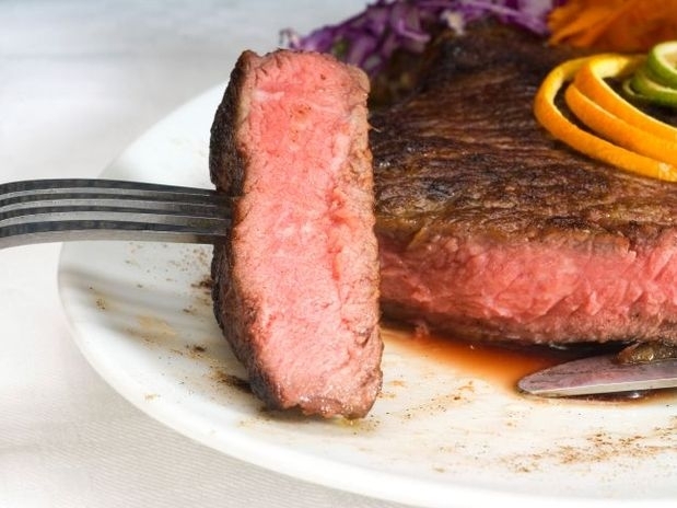 O ferro presente na carne vermelha pode desencadear o processo da doena por meio de um gene defeituoso no intestino