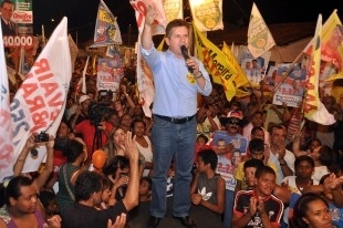 Mauro Mendes lidera com folga e chega aos 48% das intenes de voto