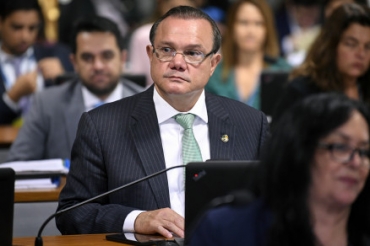 O senador Wellington Fagundes (PR), que votou contra o projeto de Bolsonaro