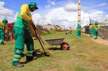 Em Cuiab e outras cidades, presos fazem a limpeza da cidade  Foto: Luiz Alves/ Secom Cuiab