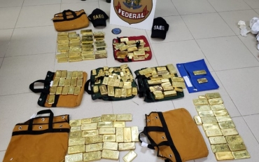 Apreenso de 110 kg de ouro dentro de avio, em junho deste ano, deu incios s investigaes que culminaram com a operao  Foto: Divulgao/Polcia Federal