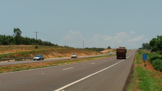 Fluxo de veculos leves deve aumentar nas rodovias federais durante festas de fim de ano  Foto: Rota do Oeste/Divulgao