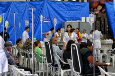 Dengue: pacientes recebem soro em local improvisado