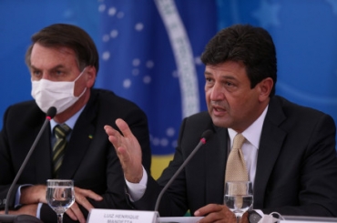 O presidente Jair Bolsonaro e o ministro da Sade, Luiz Henrique Mendetta