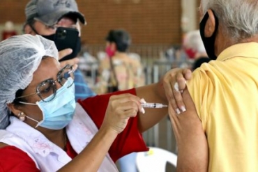 Em Cuiab, vacinao segue a passos lentos