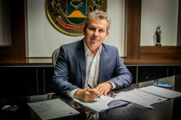 O governador Mauro Mendes: novo decreto