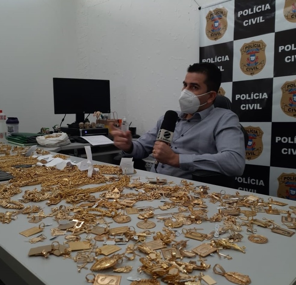 Delegado fala sobre ladro preso com R$ 50 mil em semijoias em Cuiab  Foto: Polcia Civil de Mato Grosso