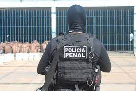 Polcia Federal de Mato Grosso prendeu um policial penal nesta tera-feira (10) em uma operao de combate ao trfico internacional de drogas  Foto: PF/MT