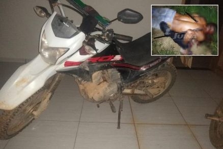 O criminoso matou a vtima (detalhe) para roubar sua motocicleta