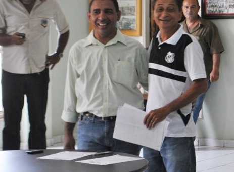 Neuilan Fraga empossa Edivaldo de S como secretrio municipal de Administrao de Nortelndia