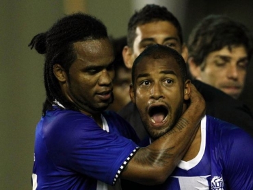 Fellipe Bastos marcou o primeiro gol do Vasco